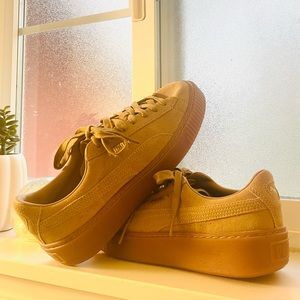 BRAND NEW Puma Platform Sneakers/Size: 8.5